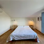 Amazing In With Garden דירה