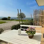 Amazing In With Garden דירה *