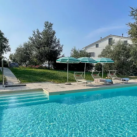 Διαμέρισμα Amazing In With Garden *